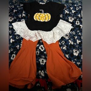 Girls Size M(3years) Marie Nicole Clothing 2 piece Pumpkin set